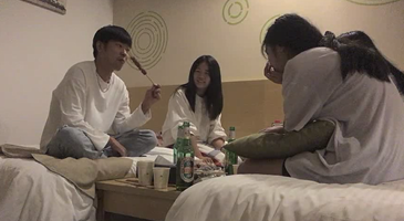 (중화권야동) 취해서 지 남친도 못 알아보고 딴놈에게 박히네