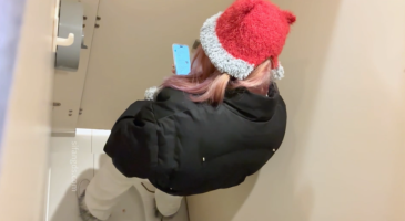 (중화권야동) 초근접 아슬아슬 화장실 비디오 3