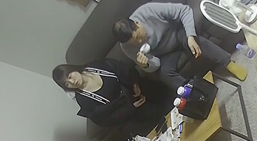(한국야동) 다방 레지들 불러서 떡치는 기러기 아재 3