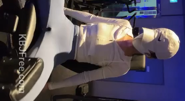 (한국야동) 스트립챗 구미 보지에 바이브레이터 넣은채로 운동방송 1