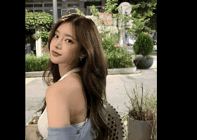 스튜디어스학과 출신의 와꾸